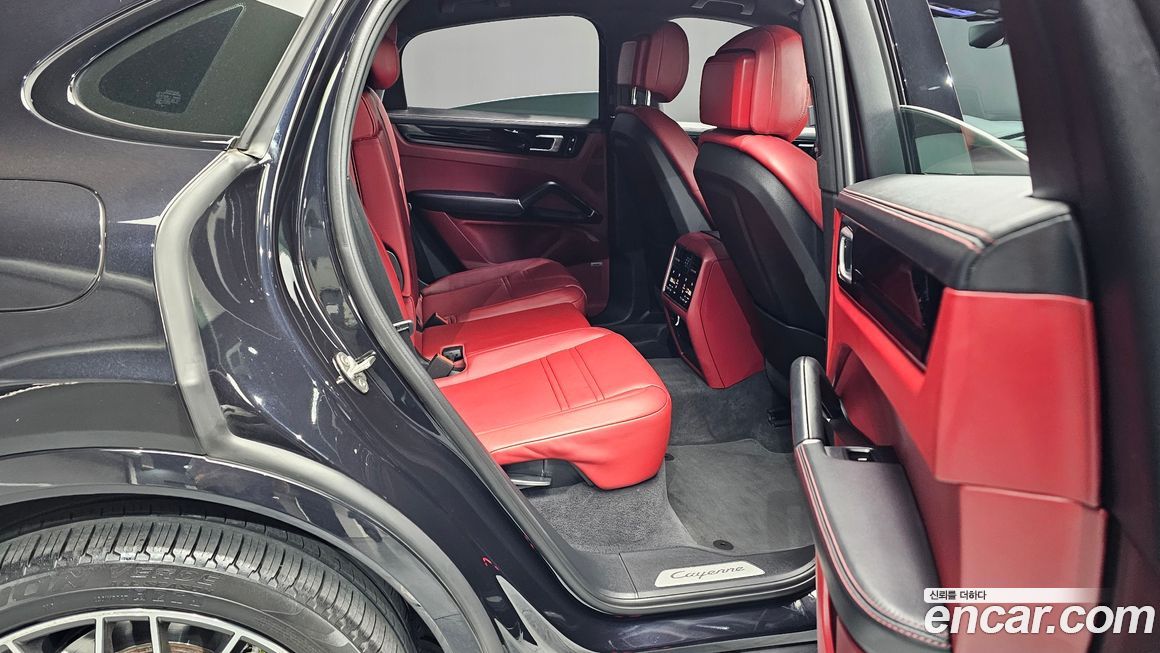 Porsche Cayenne 2021