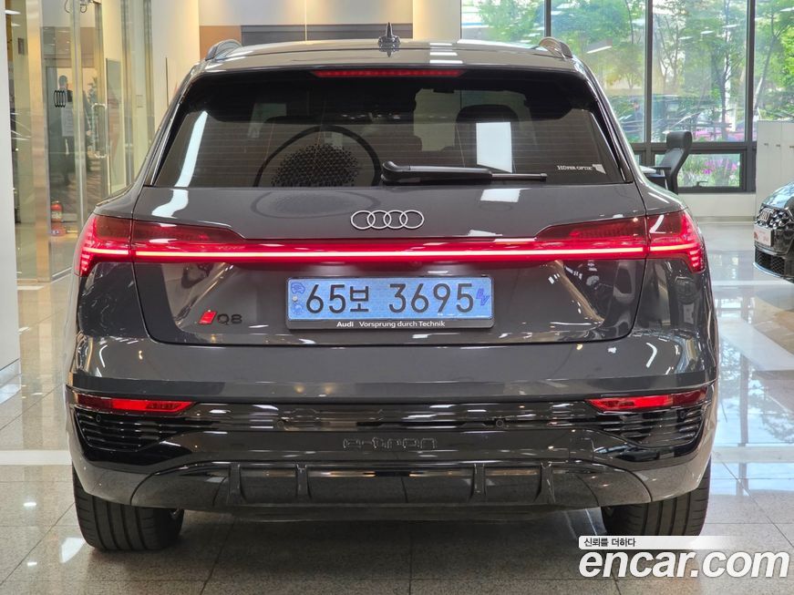 Audi Q8 e-tron 2024