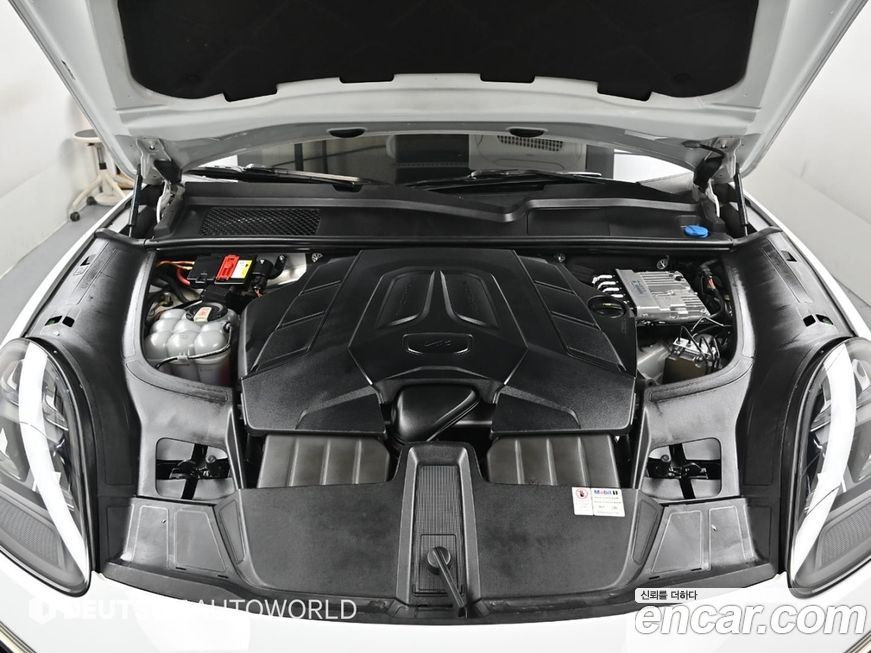 Porsche Cayenne 2021