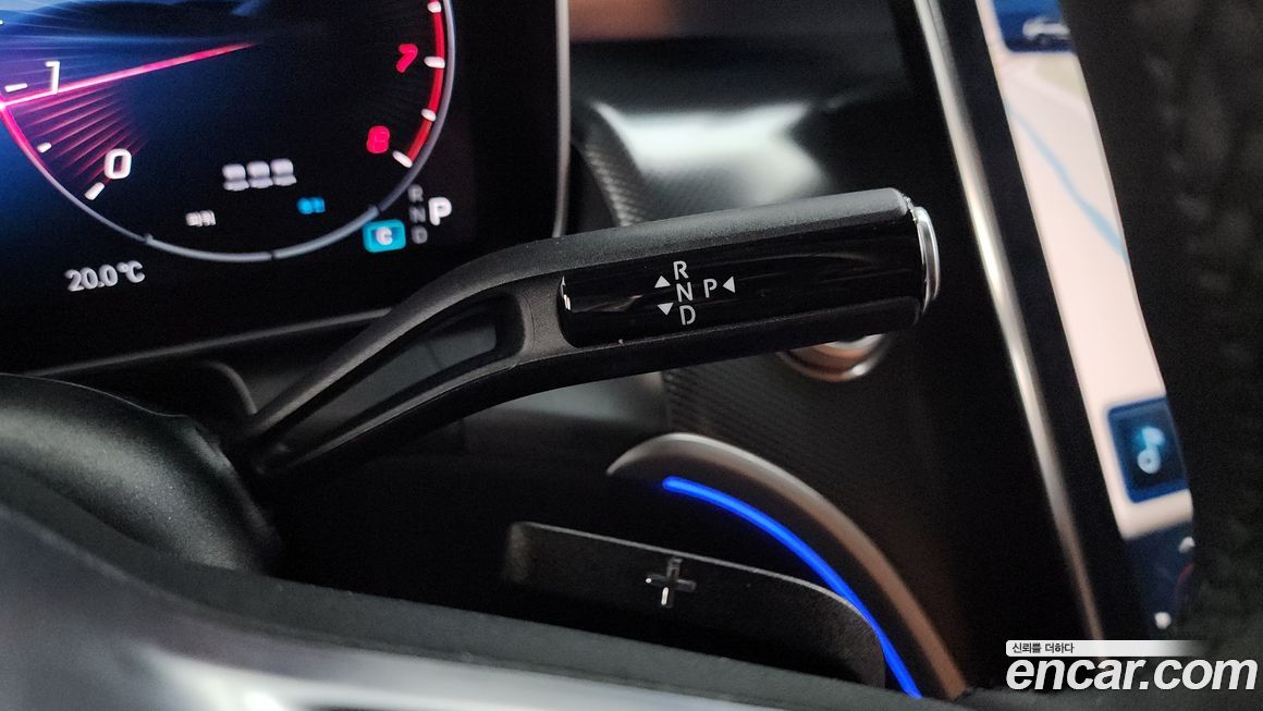 Mercedes-Benz GLC-Class 2025