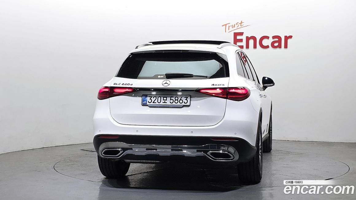 Mercedes-Benz GLC-Class 2026