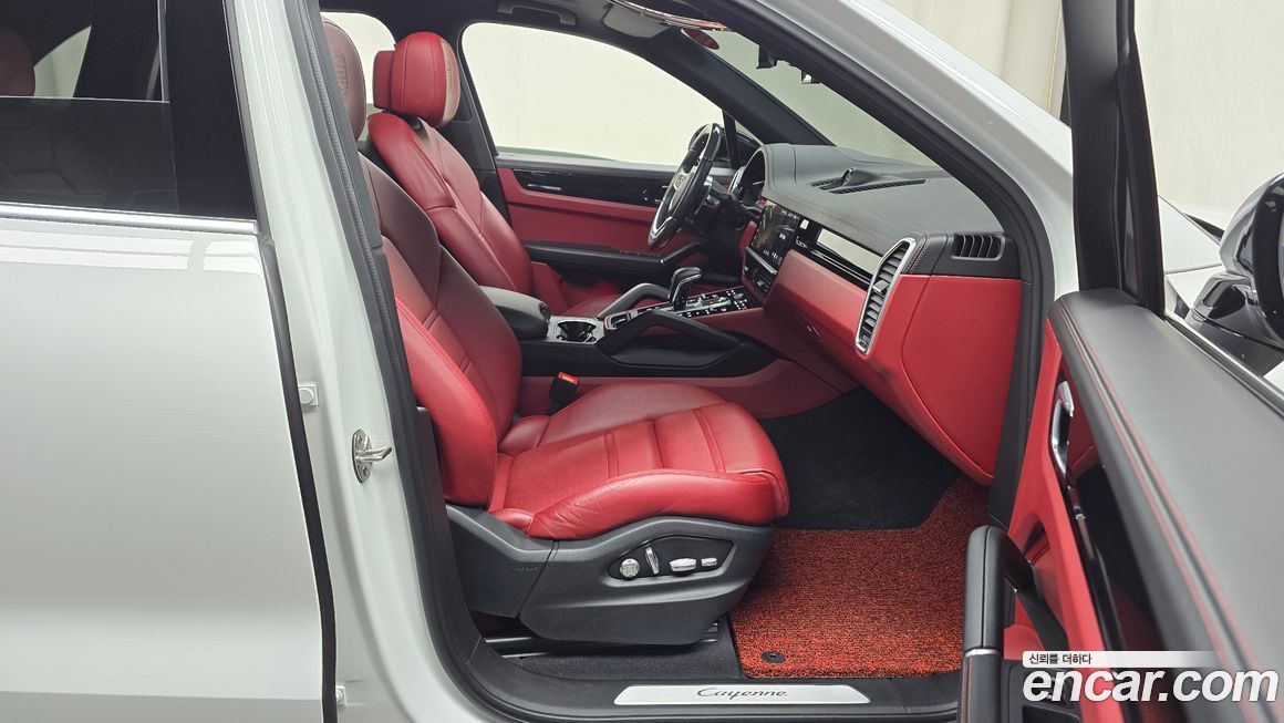 Porsche Cayenne 2021