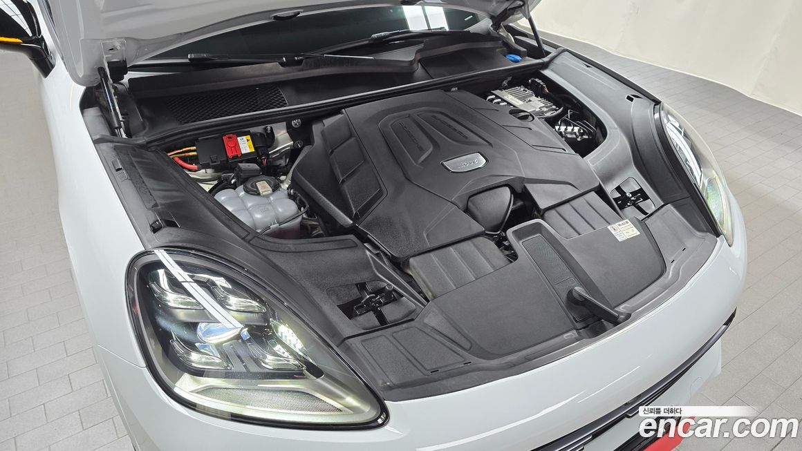 Porsche Cayenne 2021