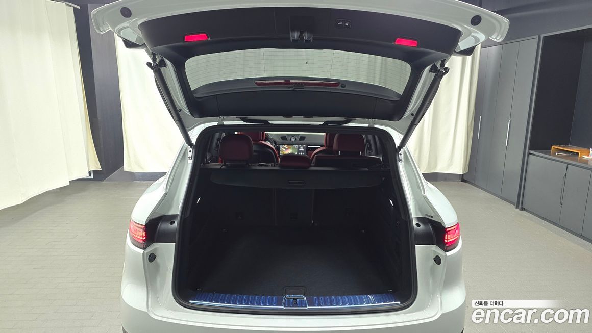 Porsche Cayenne 2021