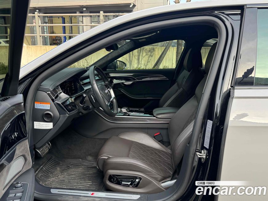 Audi S8 2021