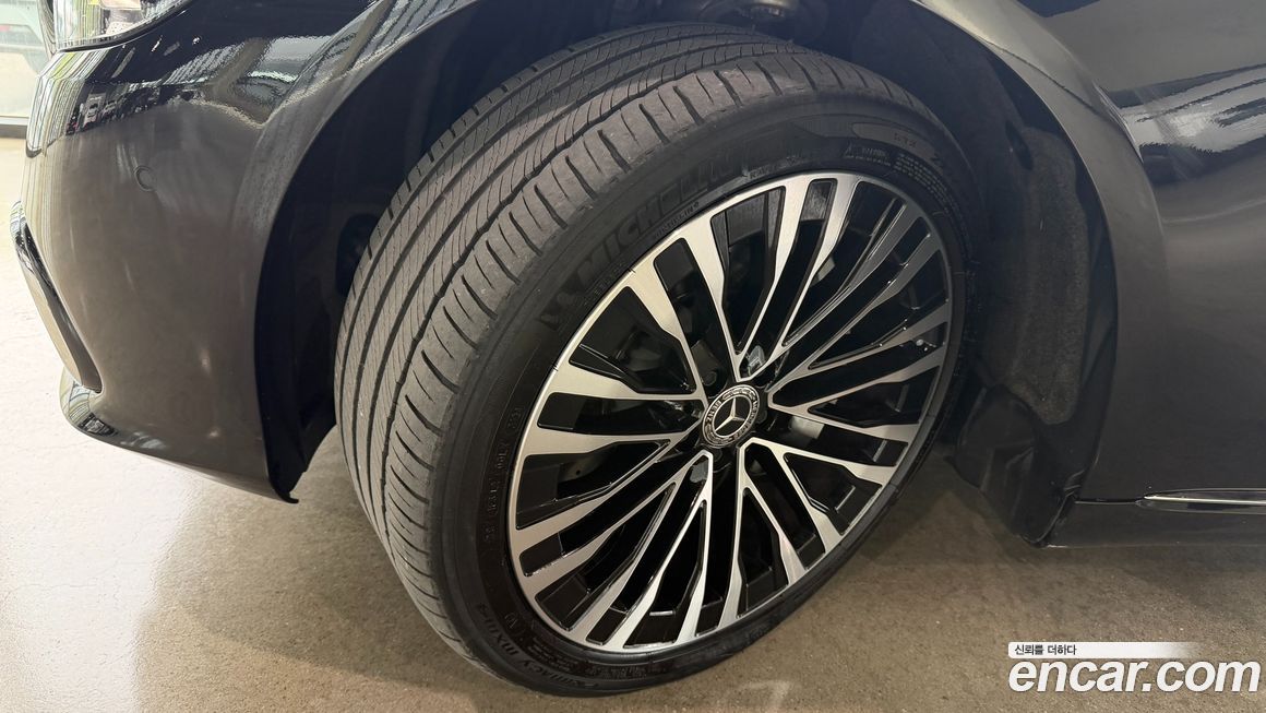 Mercedes-Benz S-Class 2023