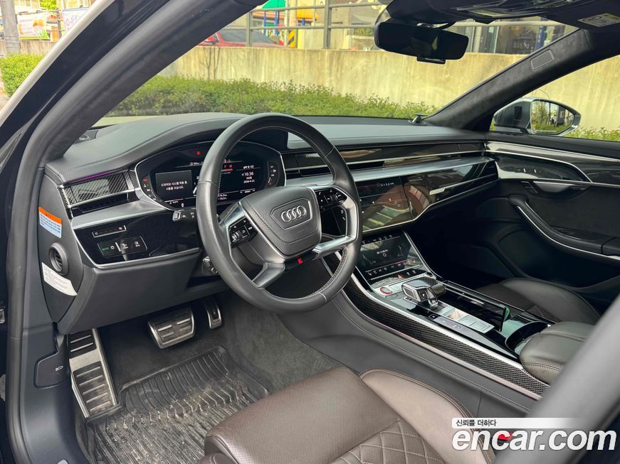 Audi S8 2021