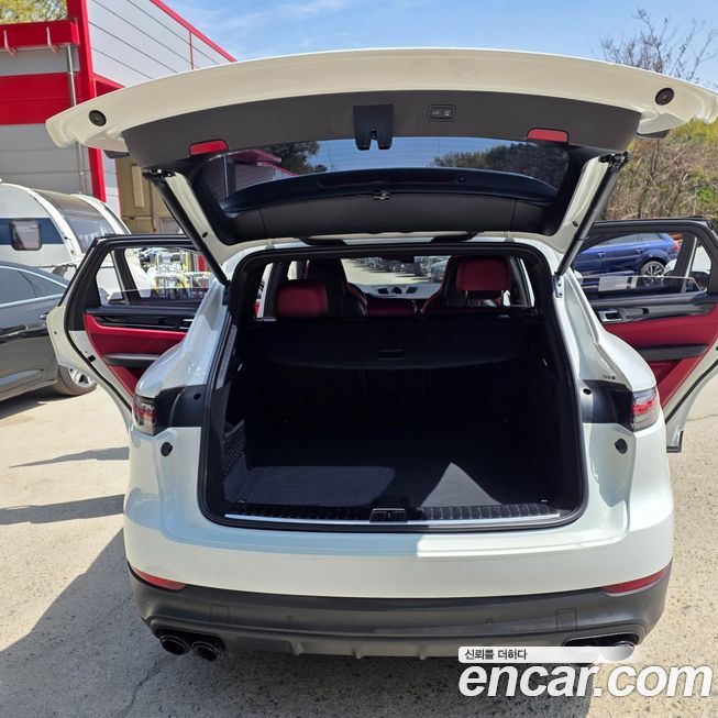 Porsche Cayenne 2023