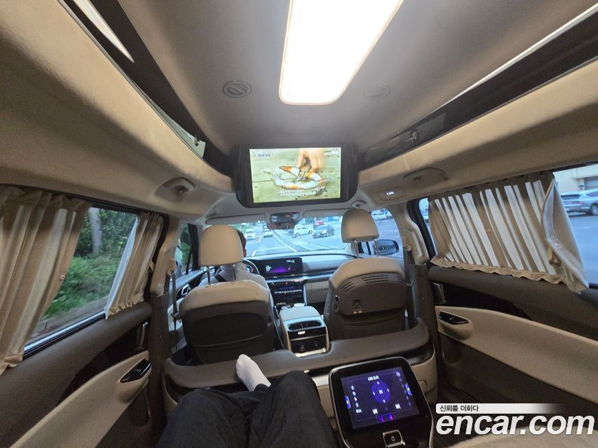Hyundai Staria 2025