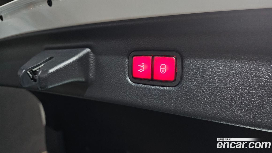 Mercedes-Benz S-Class 2025