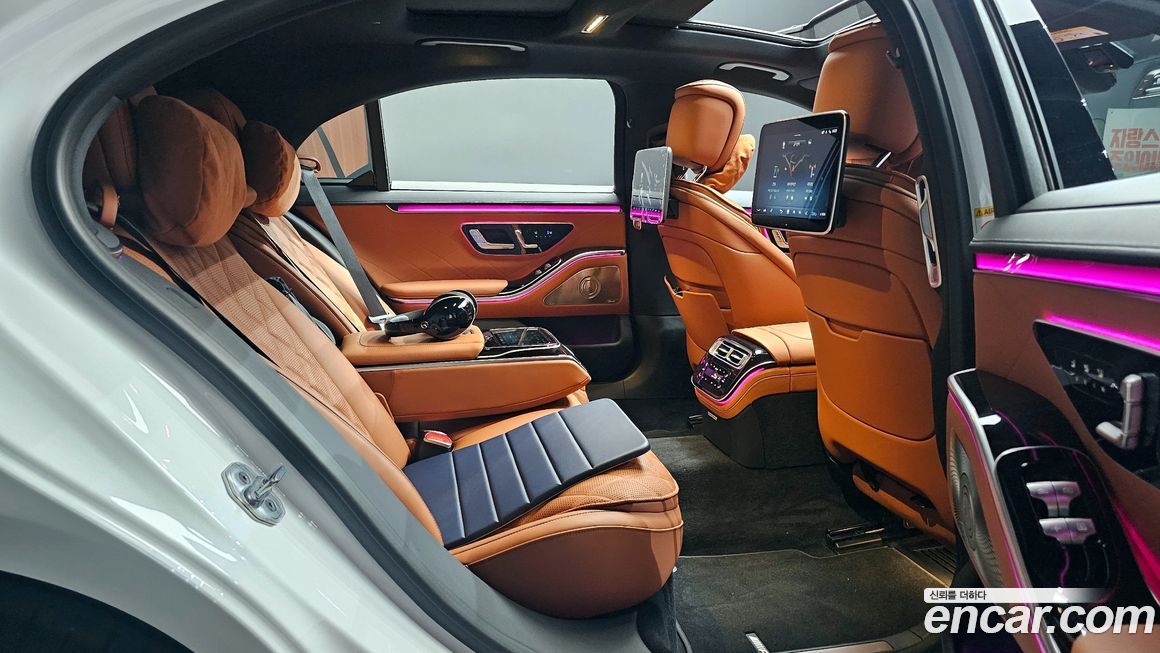 Mercedes-Benz S-Class 2025