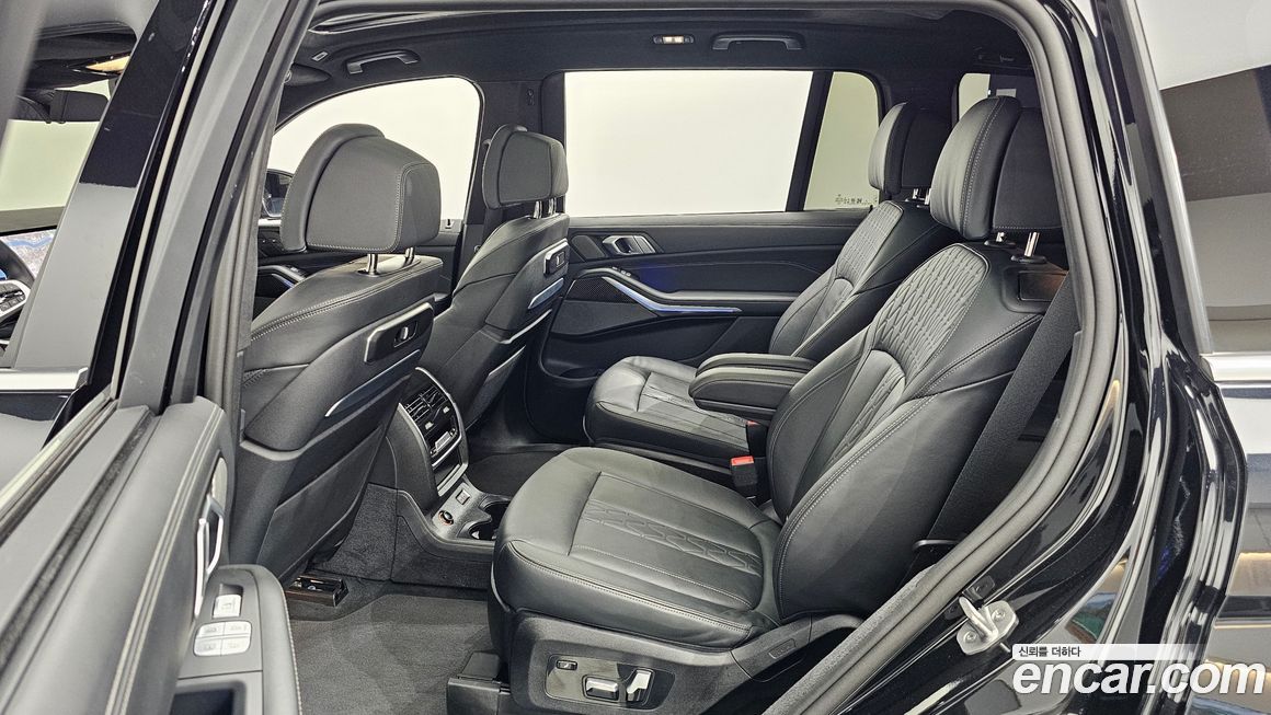 BMW X7 2025