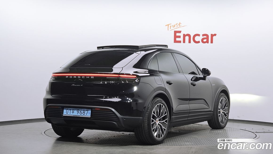 Porsche Macan 2025