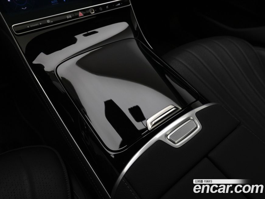 Mercedes-Benz S-Class 2025