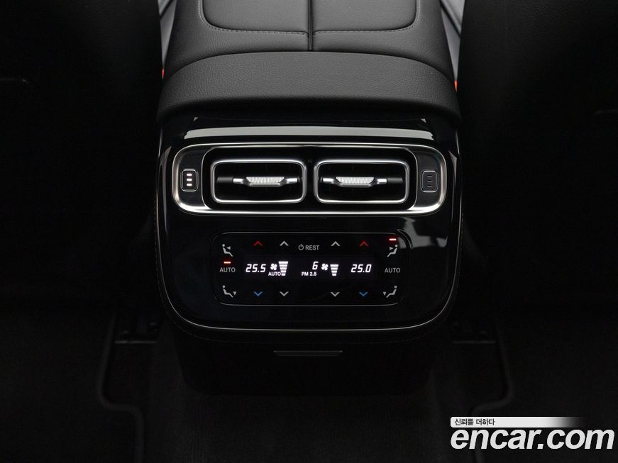 Mercedes-Benz S-Class 2025