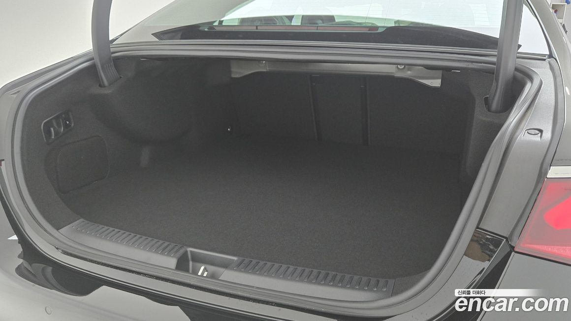 Mercedes-Benz E-Class 2026