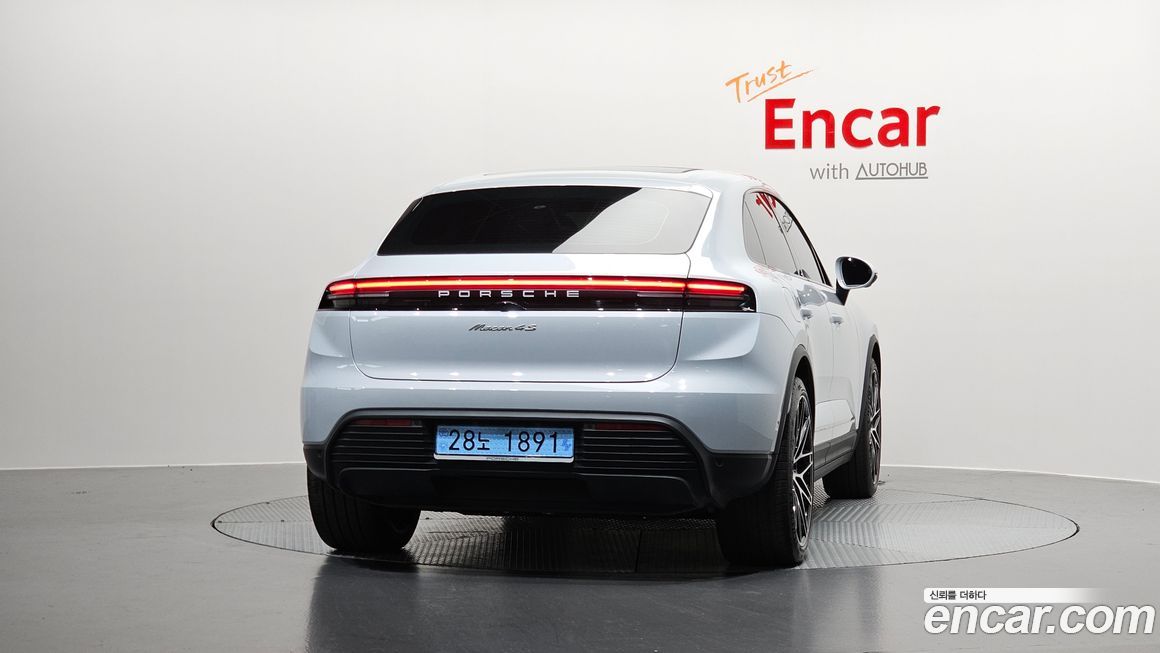 Porsche Macan 2025