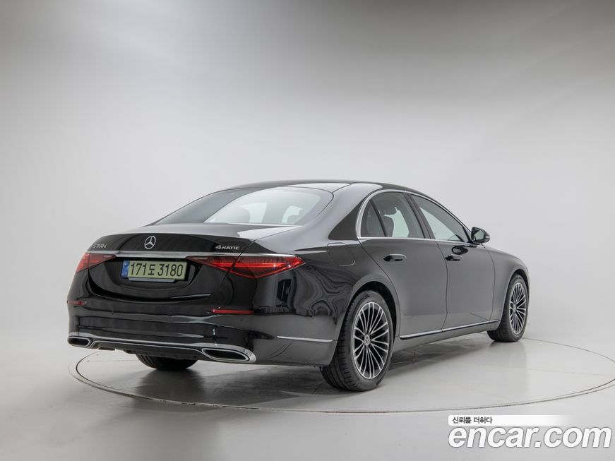 Mercedes-Benz S-Class 2025