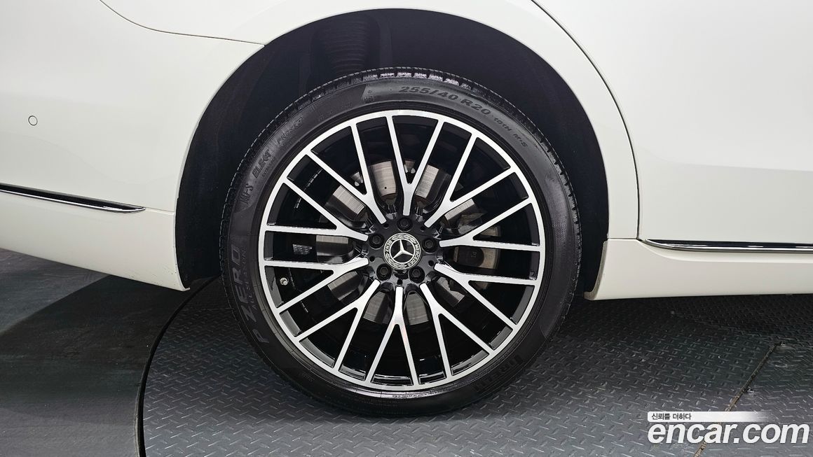 Mercedes-Benz S-Class 2022