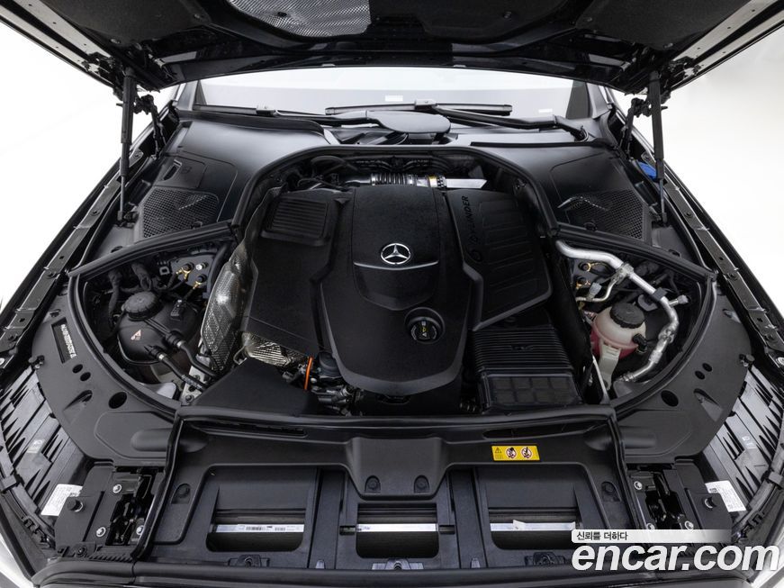 Mercedes-Benz S-Class 2025