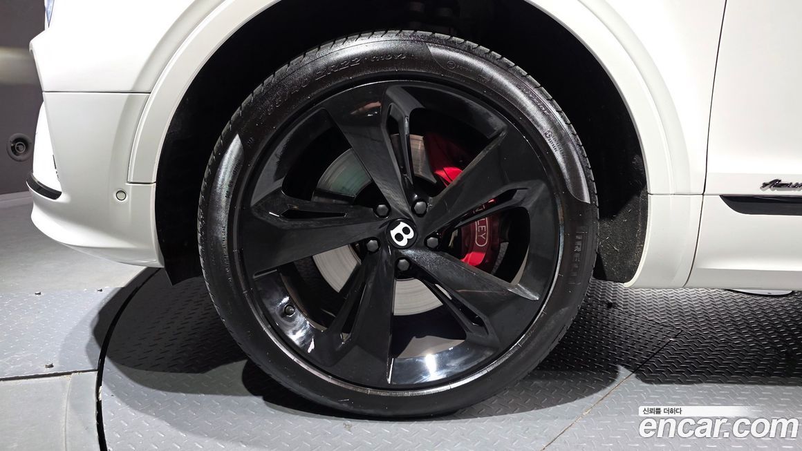 Bentley Bentayga 2023