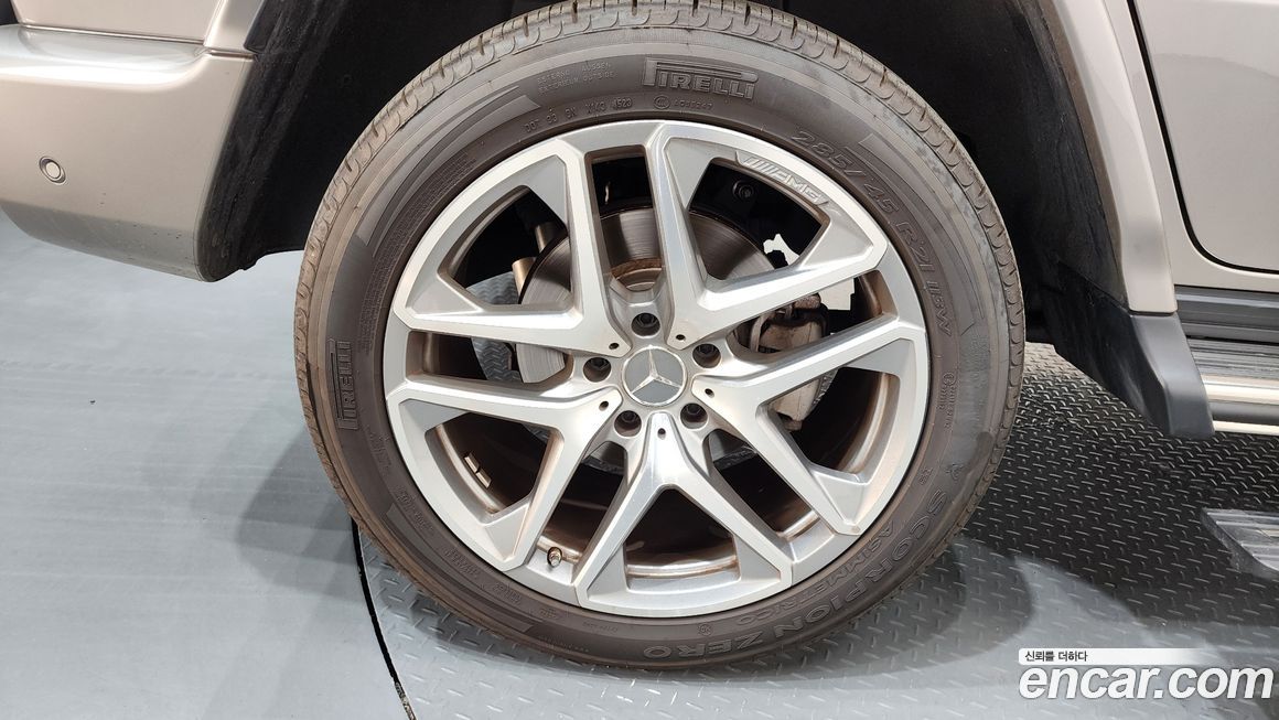 Mercedes-Benz G-Class 2024