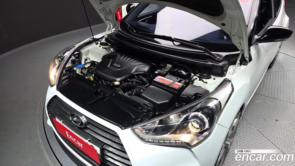 Hyundai Veloster 2012