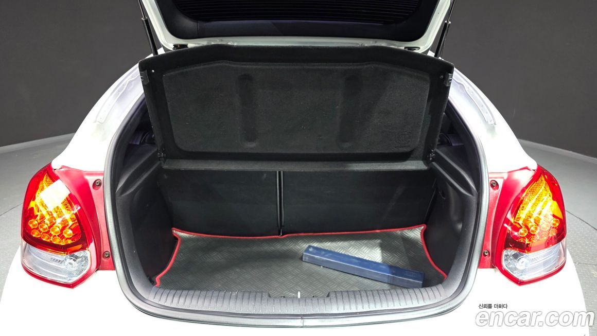 Hyundai Veloster 2012