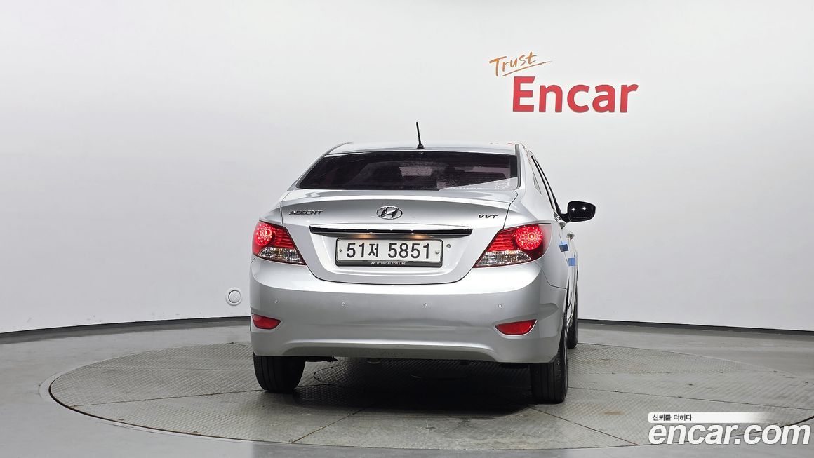 Hyundai Accent 2011