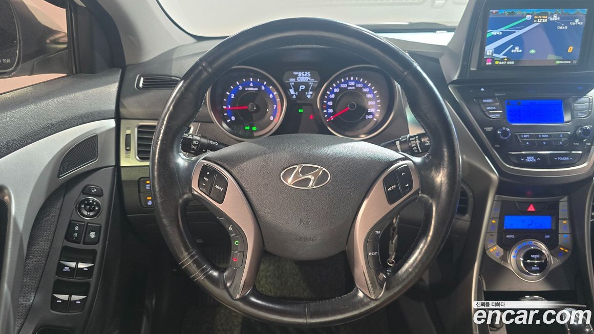 Hyundai AVANTE 2013