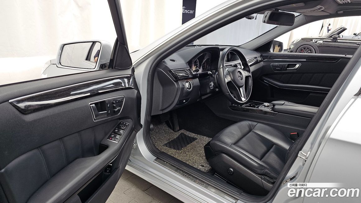 Mercedes-Benz E-Class 2012