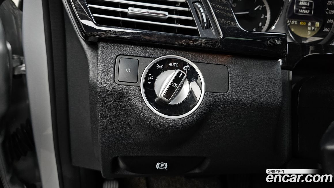 Mercedes-Benz E-Class 2012