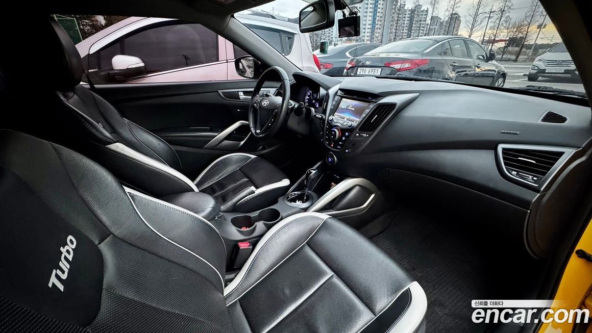 Hyundai Veloster 2013