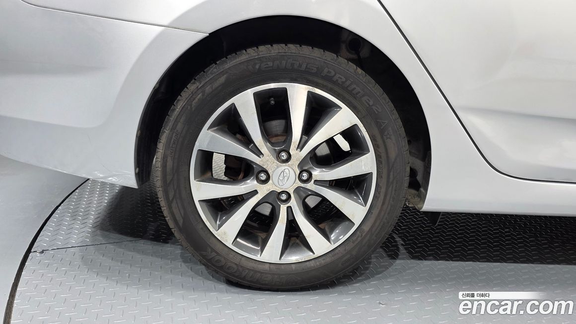 Hyundai Accent 2014
