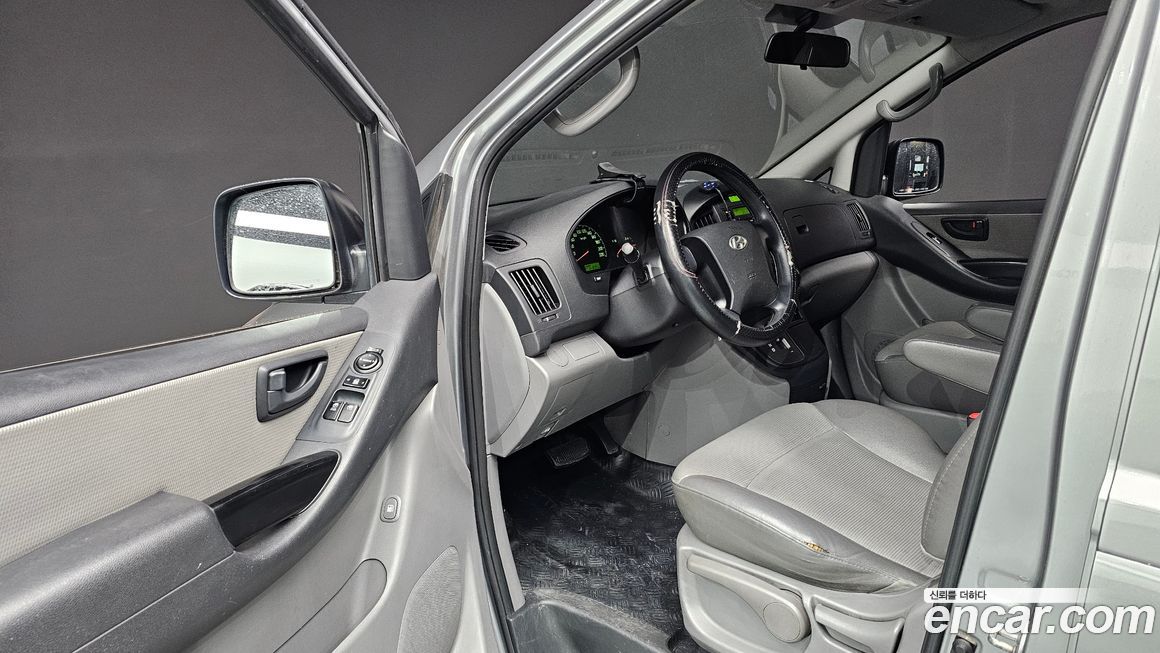 Hyundai Starex 2012