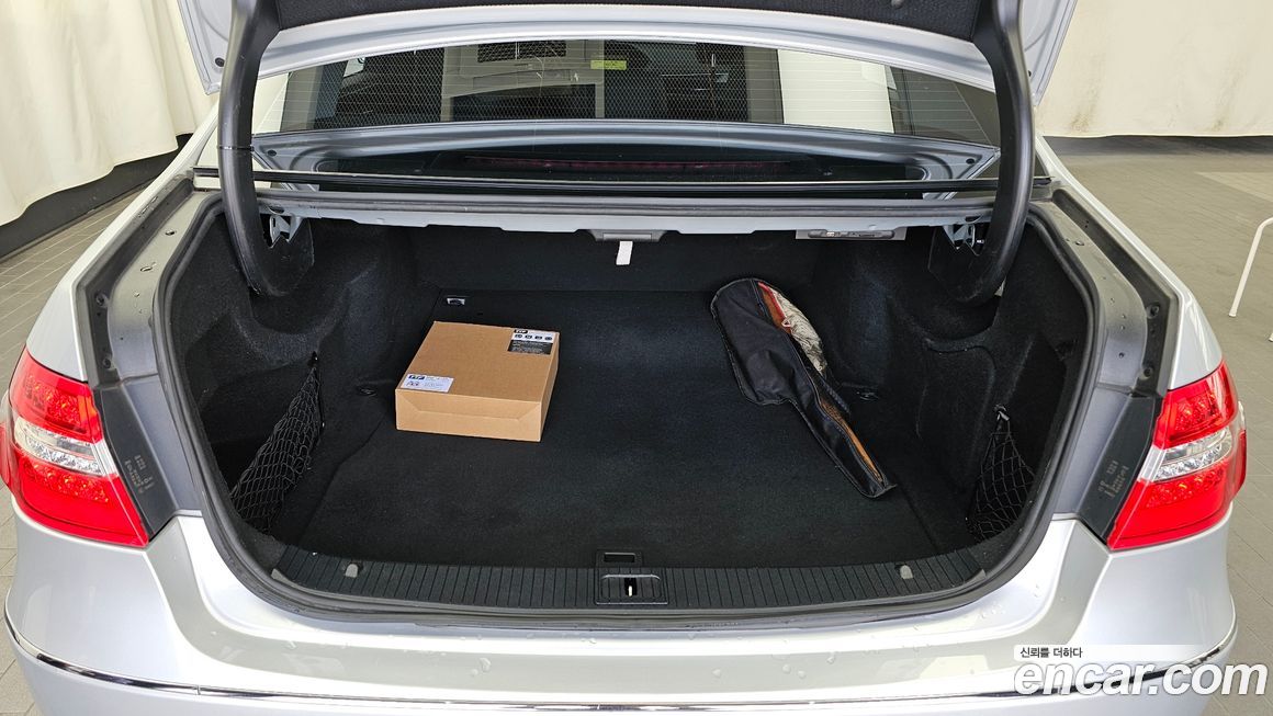 Mercedes-Benz E-Class 2012