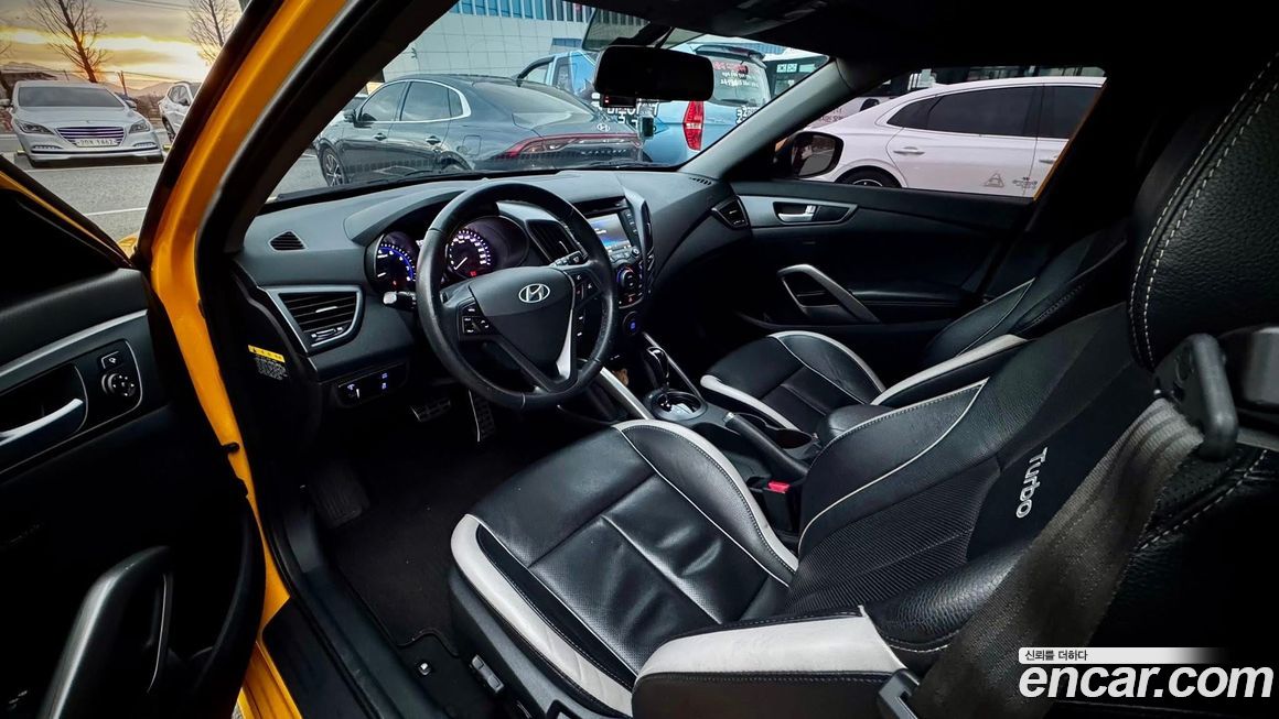 Hyundai Veloster 2013