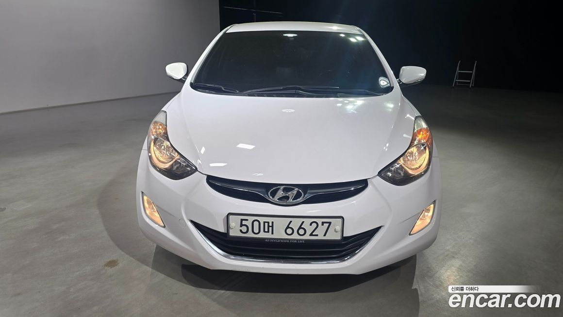 Hyundai AVANTE 2013