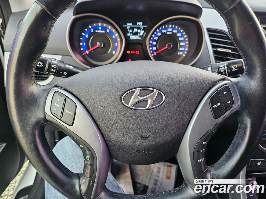 Hyundai AVANTE 2016