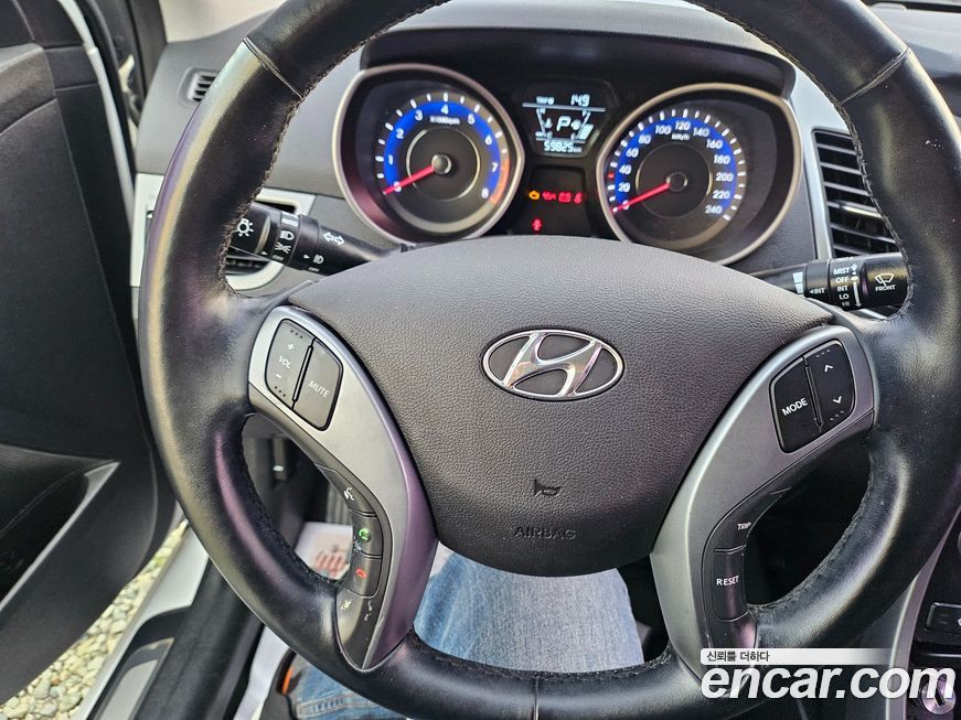 Hyundai AVANTE 2016