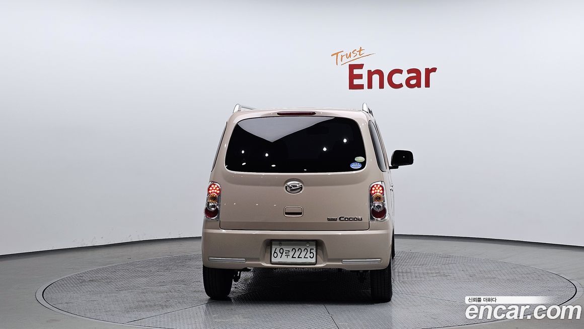 Daihatsu Mira 2011