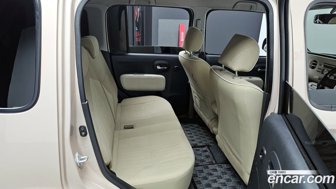 Daihatsu Mira 2011