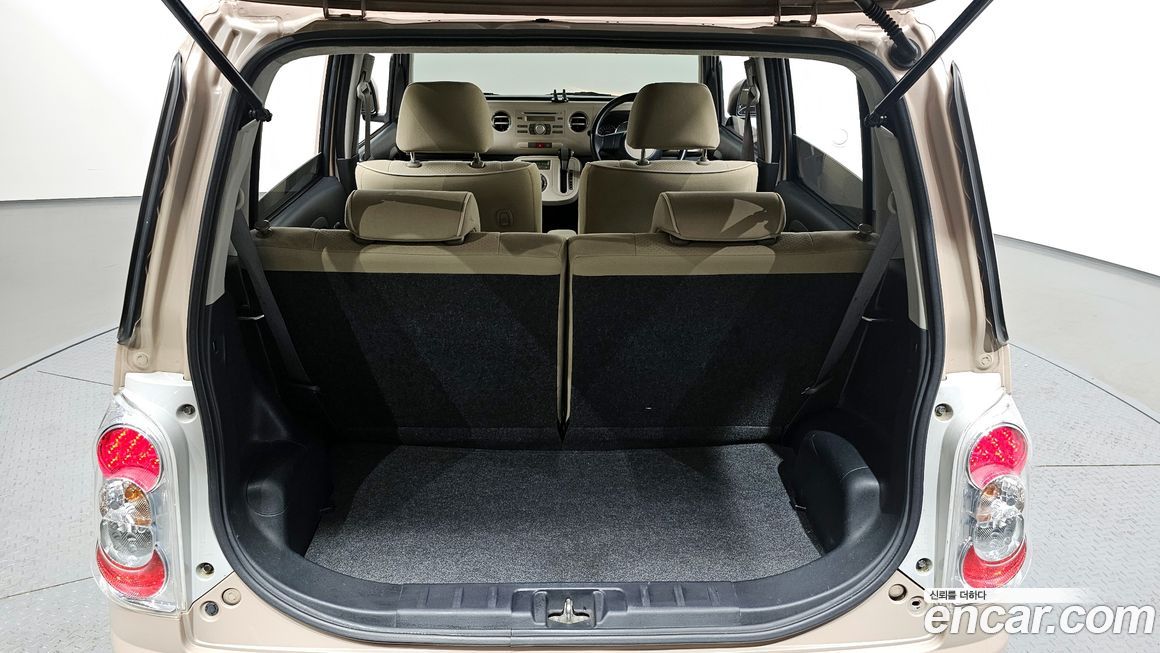 Daihatsu Mira 2011