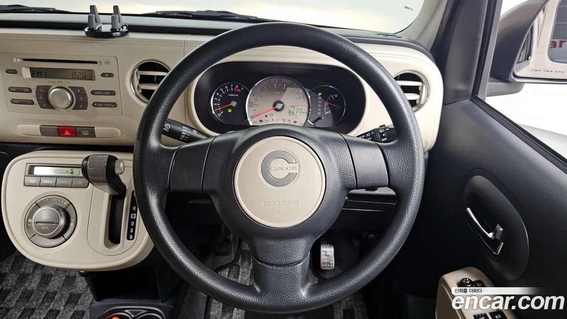 Daihatsu Mira 2011