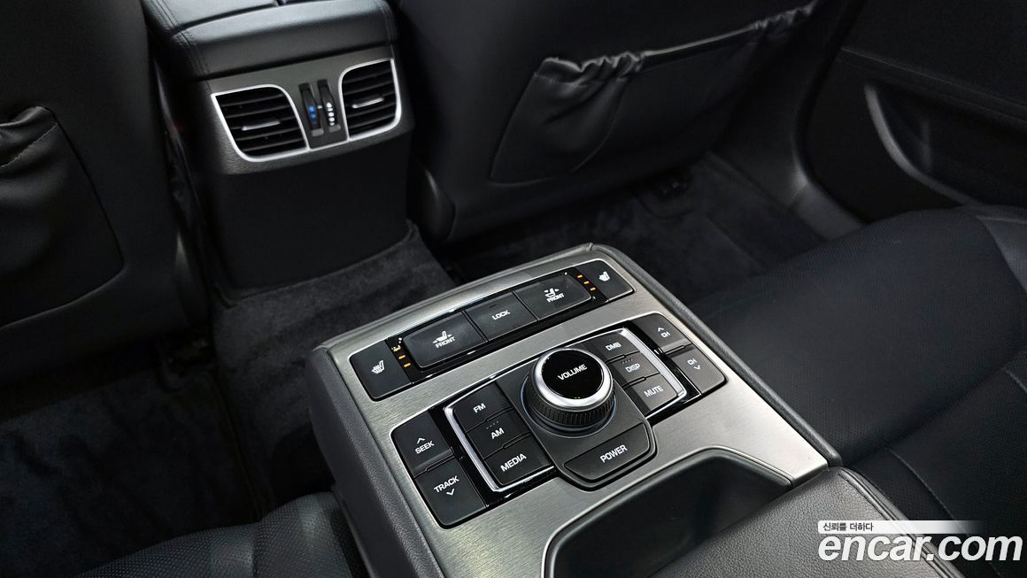 Hyundai Genesis 2015