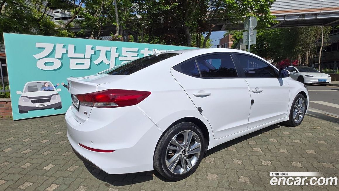 Hyundai AVANTE 2017