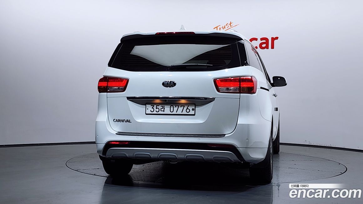 Kia Canival 2016