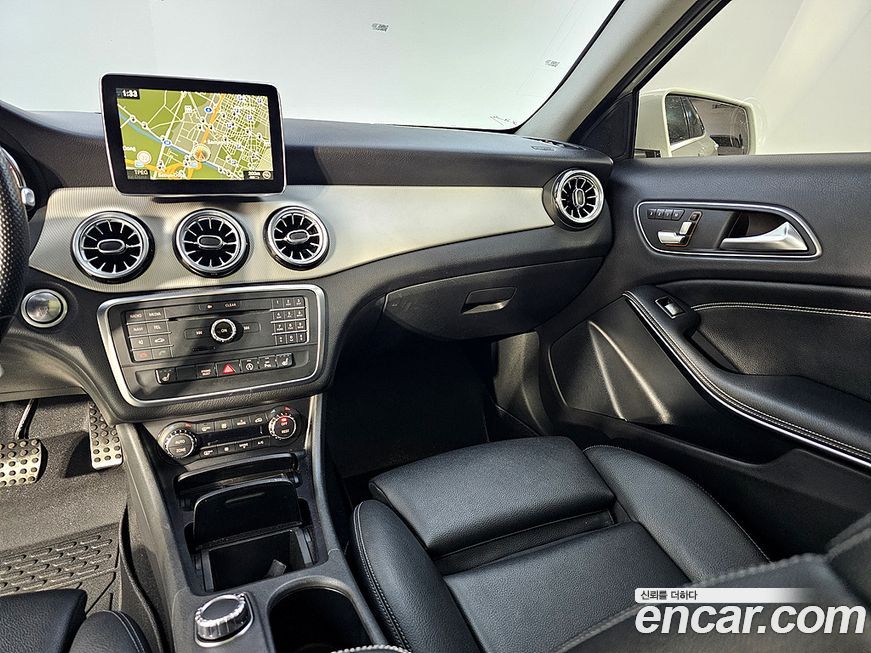 Mercedes-Benz GLA-Class 2016