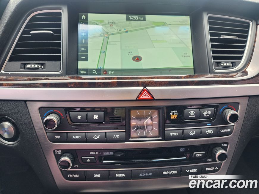 Hyundai Genesis 2016