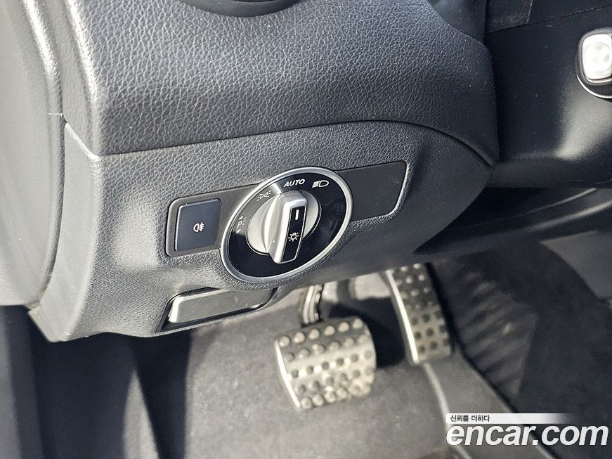 Mercedes-Benz GLA-Class 2016